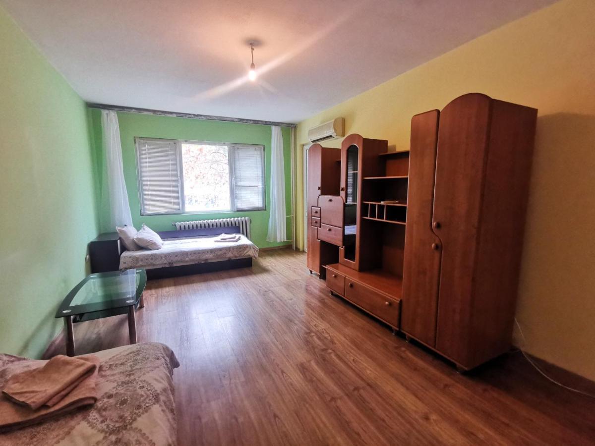 Triumf 2 Appartement Kazanlŭk Buitenkant foto